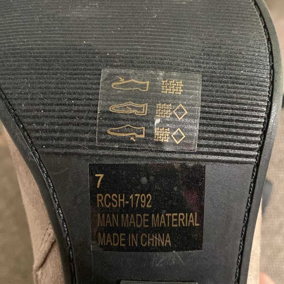 London Rag taupe colored peep toe, suede ankle boots, size 7. - Picture 12 of 13